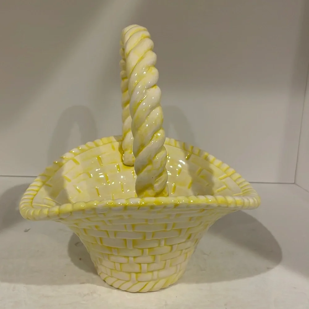 Handmade Vintage 1974 Ceramic Easter Basket - Picture 1 of 5